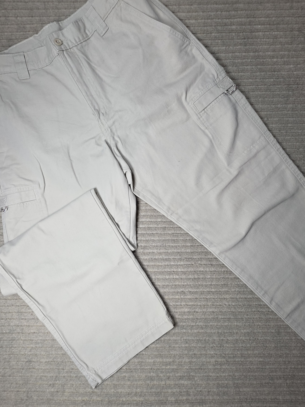 LL Bean Men's Canvas Cargo Comfort Waist Pants Tan Khaki 36x32 Slightly Shorter